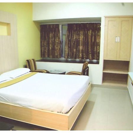 Sri Srinivasa Residency Hotell Kadapa Eksteriør bilde