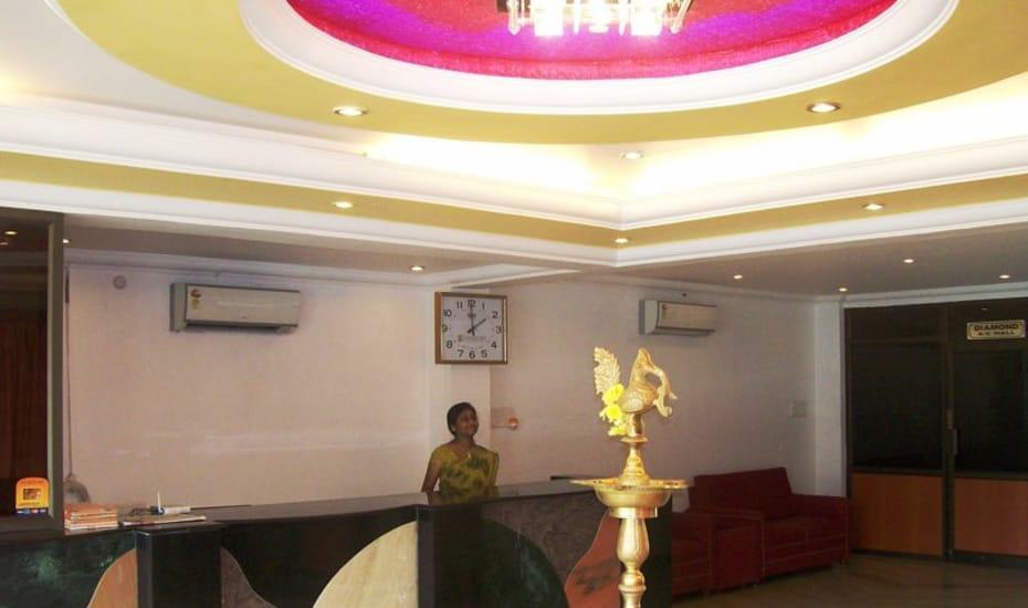 Sri Srinivasa Residency Hotell Kadapa Eksteriør bilde